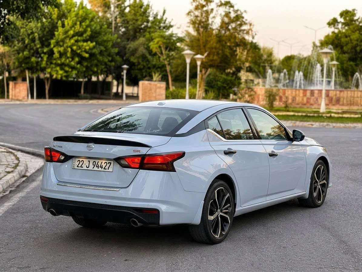 نيسان التيما موديل 23
‏SRلون سموك 
ضرر فقط بنيد صبغ بدون اي دواخل 
وبيهة هلال جامرلغ خلفي صبغ
ماشية 36مايل
بيع او مرواس برقم شمالي 
السعر 
154ورقة
رقم صاحب السيارة
خابر او واتساب
*********** Singapore
