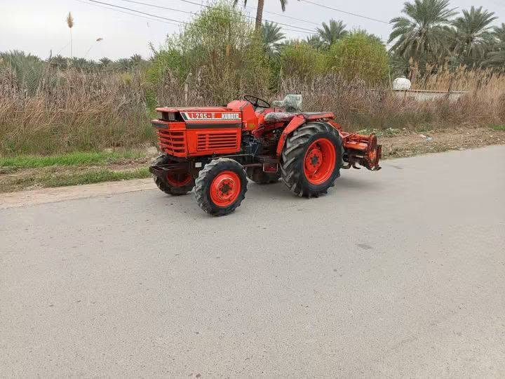 السلام عليكم للبيع مكينه كابؤتا موديل 90باياني 3بستم دبل اكس مع رفاسه كابوتا فدان المكان بغداد الاتصال على هذا الرقم ***********

