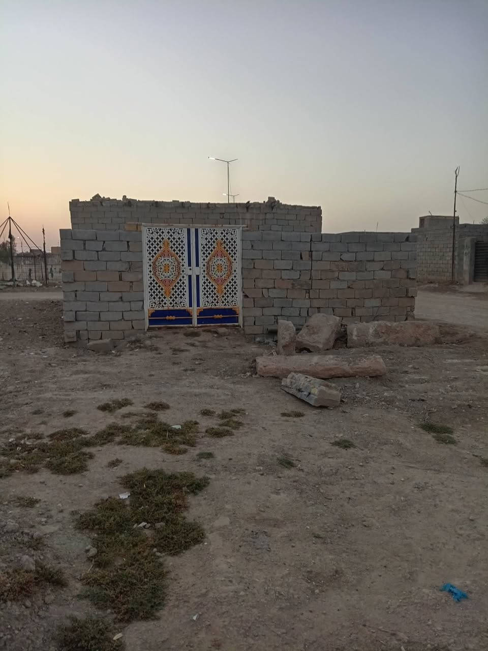 بيت ركن البيع 150متر العرض 7 ونص ألبيت زراعيه مشمول بالتطويب بي كافه الخدمات مجاري كهرباء وماء قرب البراز ***********
***********

