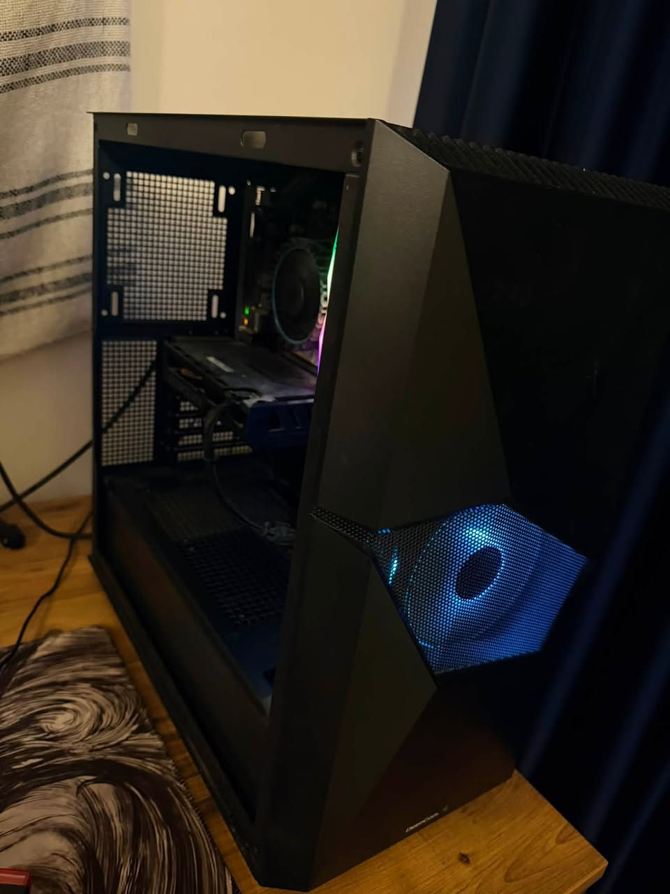 السلام عليكم
تجميعة للبيع 
4060 gigabyte windforce oc 8gb
i5 12400f 
Tforce 8*2 3200 mhz
Psu rocket 650 watt
M.2 nvme 1tb
Deepcool cyclops
Gigabyte h610 s2h
مليون ومية 1100
Whatsapp ***********
