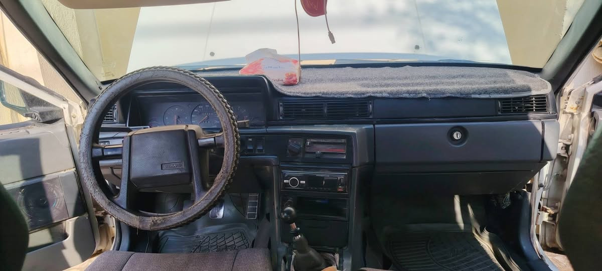 السلام عليكم فولفو للبيع 740 مكينه نظيفه حداديه جديده تبريد شغال سعر 35 وبيها مجال عنوان النجف الاشرف ***********
