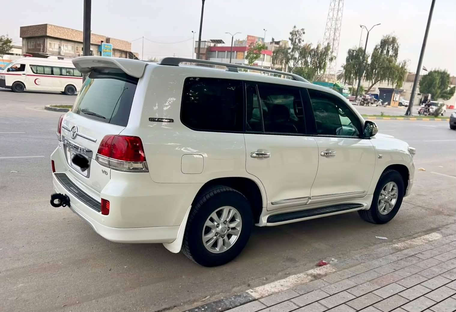لاندكروز • ٢٠١١ • رقم بغداد