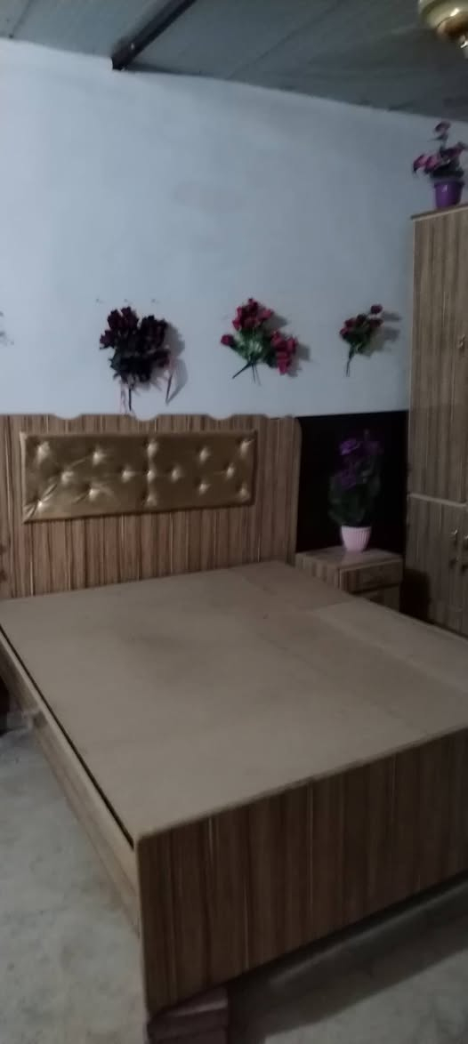 السلام عليكم عندي غرفه اخشاب للبيع نضيفه مابيها ايي عيب للغرفه تركيه لاتصال ع هاذه ارقم ***********
