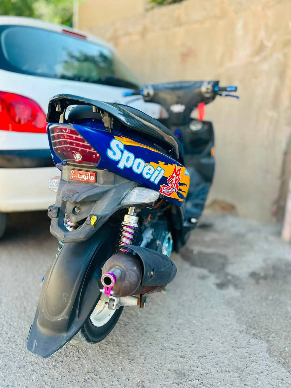 مكينتها 58ونص من الرمبا
برغي ممفتوح بيها مكينه شلعه ومعدل ما بيها قطره نضوح 
بيها صدر اصلي بلاد وبيها صالنصه بلاد صوتها يموت بيها دبلات خلفيه سبع الوان بيها منضومه زنون وبنكه زنون  بيها نواعم متروسه غراض مثل قبق فلاوين يدات قطرات دهن واكسل ملاقط كبات ويل هواي غرض دراجه حتى براغي مزوده كامله ما بيها اي نقص غير جامه مال اشاره وبريك خلفي 
سعرها واحد و50وبيها مجال مكاني بغداد الزعفرانيه
***********
