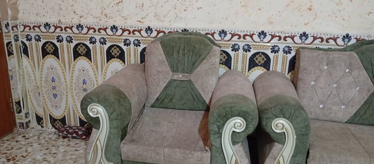 السلام عليكم تخم للبيع العنوان الجمهوري الشرقي الرقم ***********السعر 400وبيه مجال
