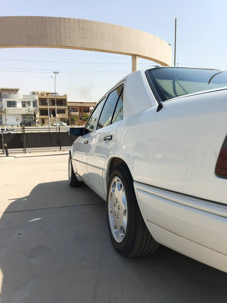 مارسيدس دب موديل 1992
كير محرك بطه ديلكو 3000
سنويه هزه بطاقه بنزين كله جديد 
تبريد  تدفيه abs سوکان باور سلايت 
سعر 80 مجال بسيط 
كركوك شورجه ***********
سياره مكفوله كركوك, العراق
