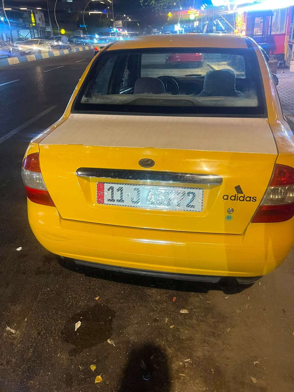 سلام عليكم طيبه ٢٠١٥ السياره مكفوله من الضربه تبريد محور ياباني كهربائيات غاله شادلها مروحه الماني تحور و مروحه اضافيه صدر امامي جديد عوزه بس ميزانيه و عوزها بس دبلات خلفيه +المكينه بيها تبخير بسبط السعر 31وبيها مجال العنوان بغداد  للاتصال ***********
