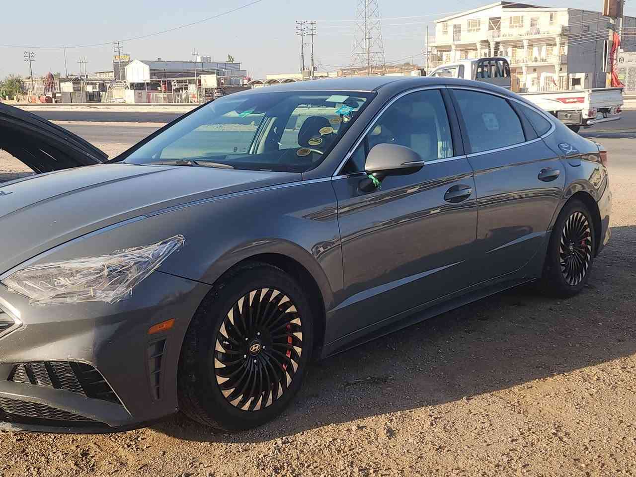 سوناته 23 لبيع السعر 135 
أمريكي بيه ضربته جنطه مكينه 2500 
معروفه موصفات رقم كربلاء سنويه 29 
مكاني نجف الاتصال ***********
