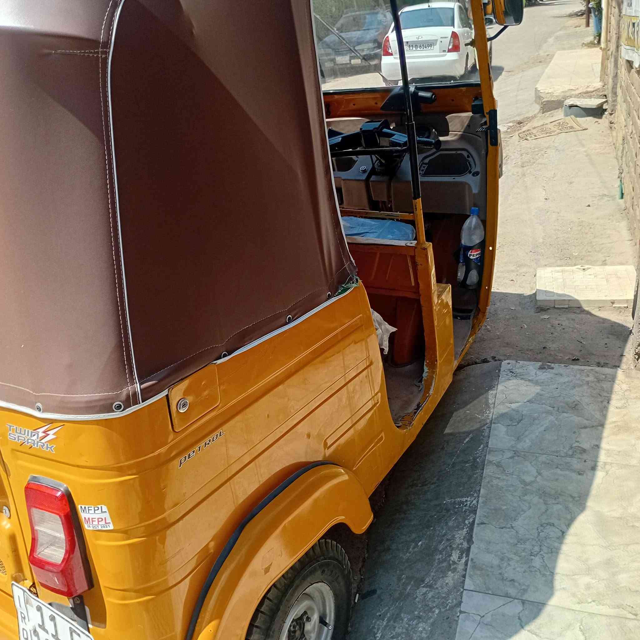 سلام عليكم تكتك للبيع موديل ٢٠٢٠ تكتك نضيفة وجاهزة بيهه بس دوس معمرة
مكاني الشعب السريدات 
السعر 6700 وبيهه مجال بسيط  
الاستفسار على رقم***********

