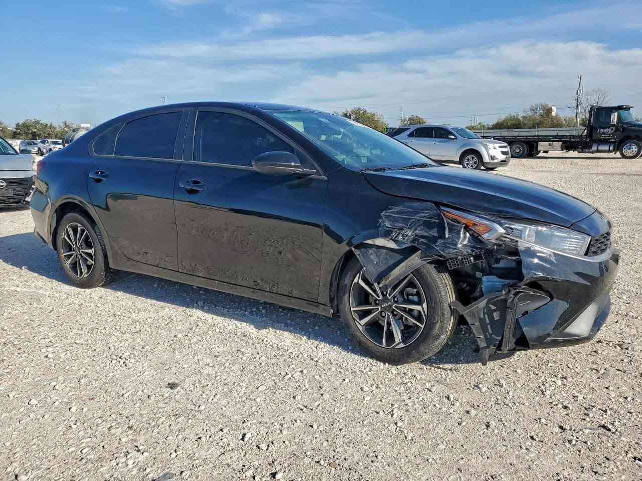 السلام عليكم
فورتي ٢٠٢٤ بدون رقم ماشيه ٢٤ الف ميل
المنفيس بأسمي حادثها بالصور بس جاملغ
وهنا بس شبر بالباب مكاني كربلاء 
السعر ١٣٠
***********
