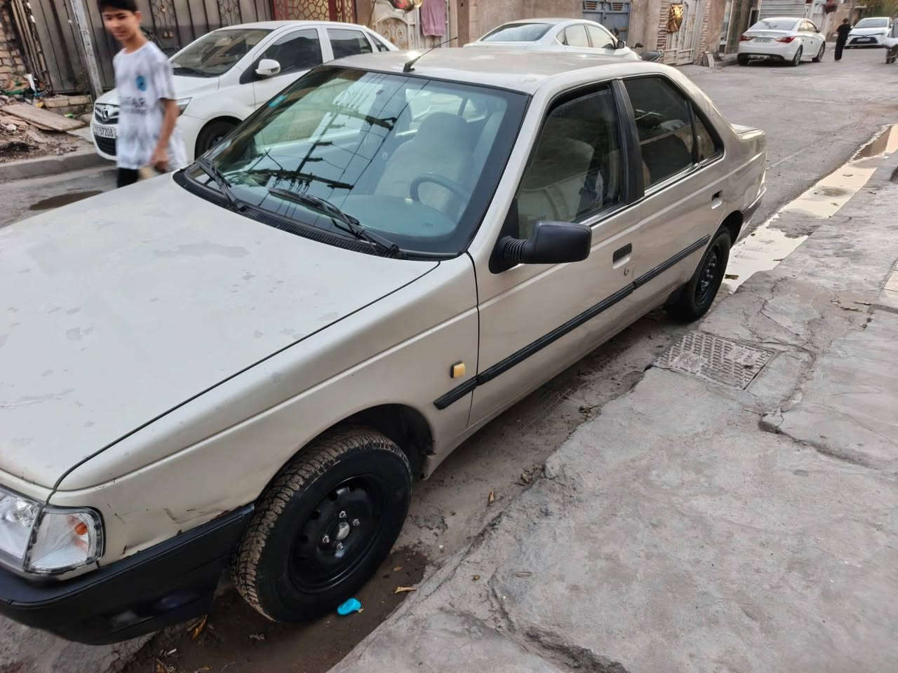 السلام عليكم ورحمة الله وبركاته
بيجو رواه 
سياره حلوه ونضيفه بيه بس جراد وبصوره واضحه 
سياره دفع خلفي مو امامي 
تبريد شغال 
كير ومكينه حلوه سياره بل مشي حلوه 
الرقم الاتصال فقط واتس ورقم تلفون 
***********
سعر 33وبيه مجال
