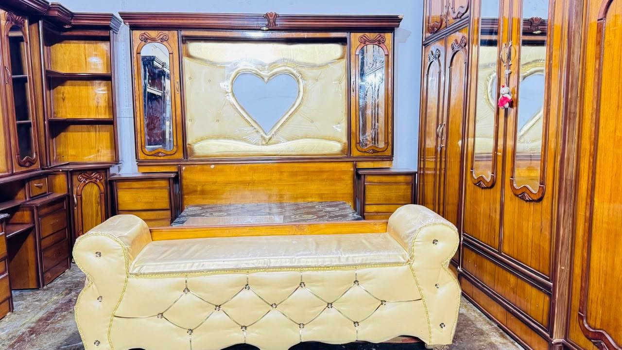 غرفه نوم ملكي صاج عراقي داخل خارج استخدام قليل  للاستفسار الاتصال ع الرقم ***********
