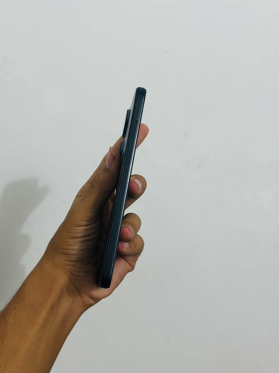 السلام عليكم للبيع
هونر X7 بي جهاز مرتب وبلادي 
ذاكرة 256      بطاريه 6000 عملاقه 
دبل سيمكرت + بصمة وجه 
المعالج Snapdragon 680 
بي فقط هاي السواده الي بل شاشه مامئثره
السعر 110 وبي مجال / *********** 
متوفر توصيل لجميع المحافظات
