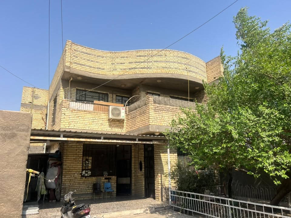 بسبعة قصور شارع المشروع • ٤٠٠م • ٦ غرف نوم