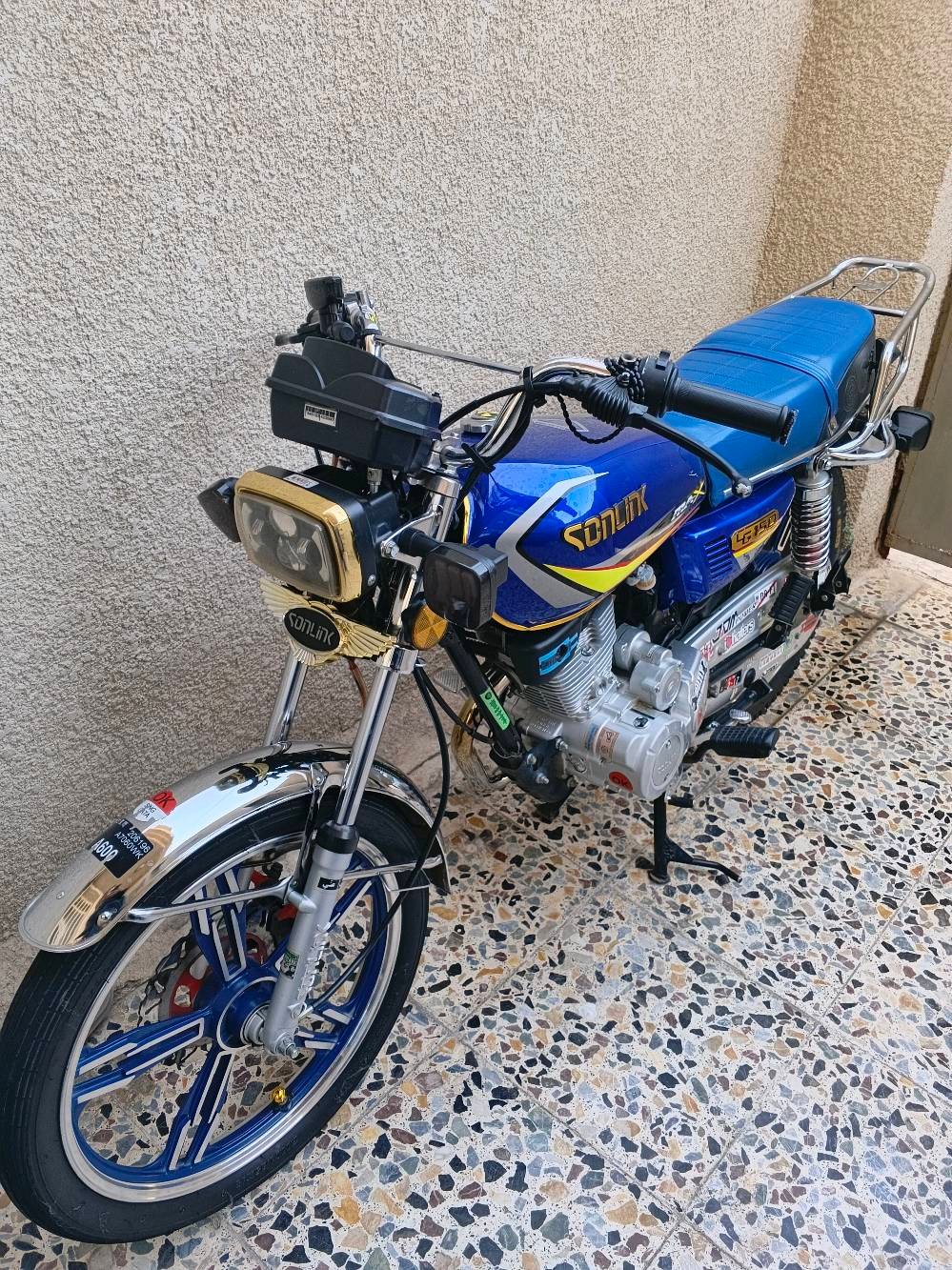 سلام عليكم عندي درجه للبيع سونلينك موديل 24 كفاله عامه محرك مافتوح عليه سبانه جيب فيتر وفحص درجه كهربائية كله شغاله بس الاشاير يرادلهن تبديل والدشبول مو كلة يشتغل كل نقص ماكو مكاني بغداد حي التراث قرب تقاطع الربيعي 📍اورق مال شركة رقمي الاستفسار ***********  سعره 800 وبيها مجال قليل