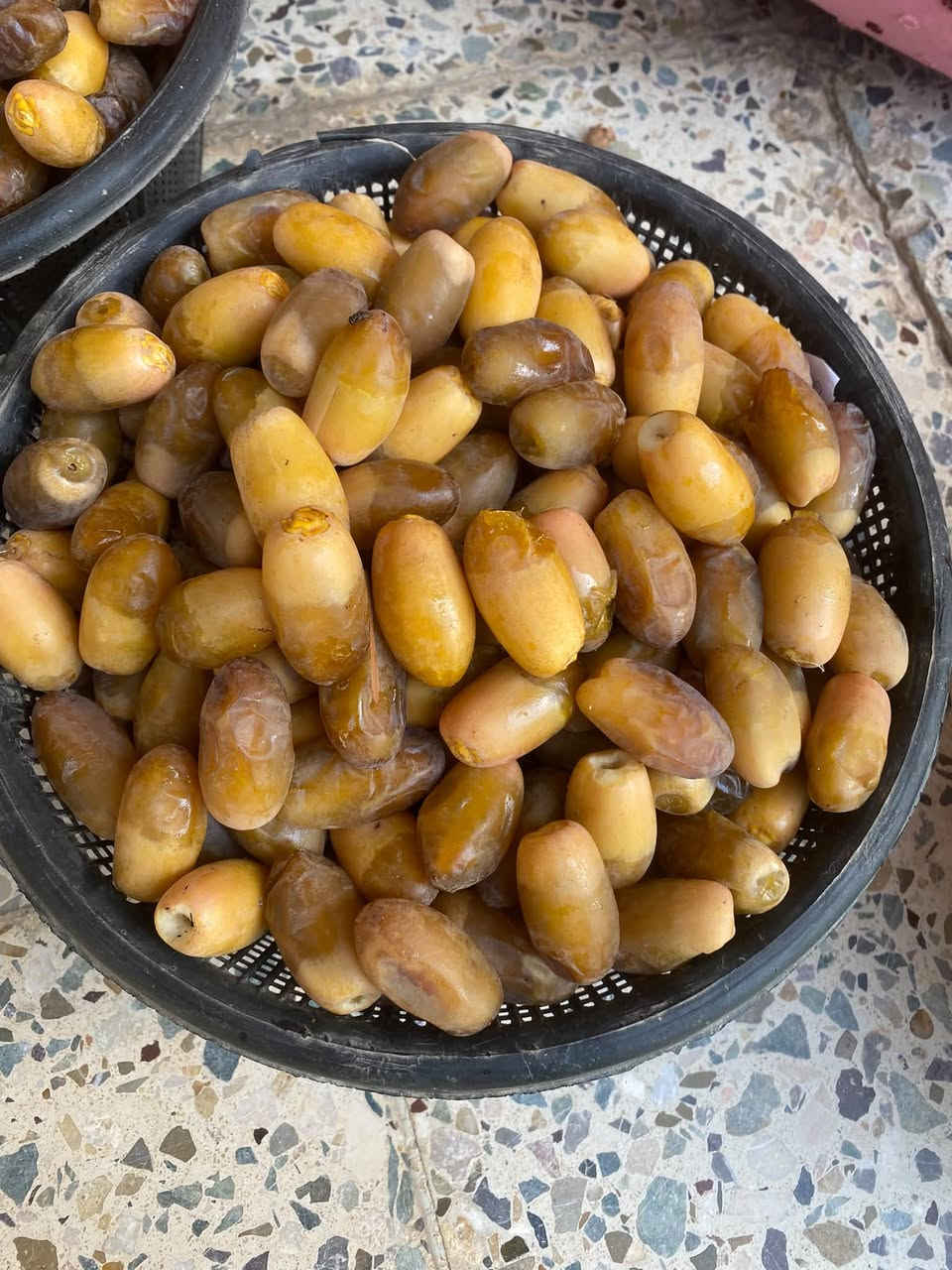تمر ام الدهن النص ونص 2500 الاسود لاوي 2000  أقل طلب 10kg
مكاني الطارمية
***********
