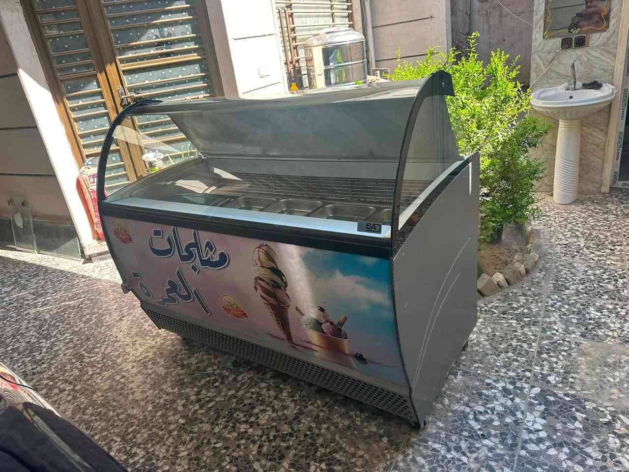 عارضى ايطاليه ١٢ بلانك نضيفه جد بلديه مكان بغداد رقم ***********
