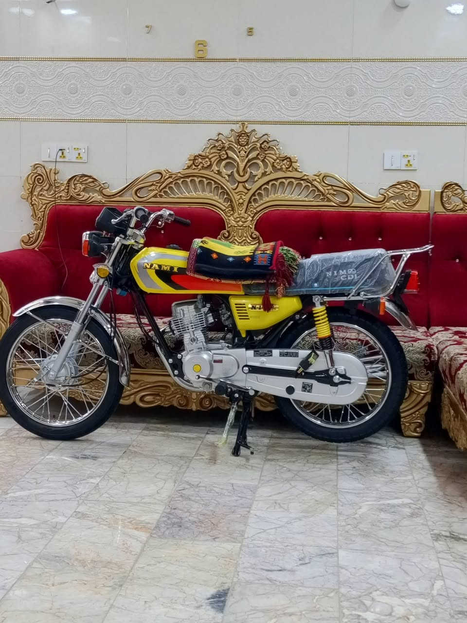 سلام عليكم دراجه اربع كير امتياز اوراق سكنر مديل 26 صاله شهر ونص من طالعه مرتين مبدله دهن اامزويل مو ابو 3 دراجه نضيفه ما ماشيه كلشي شغال بيه سعره خاص اذا مو شراي لاتراسل للتواصل ***********
