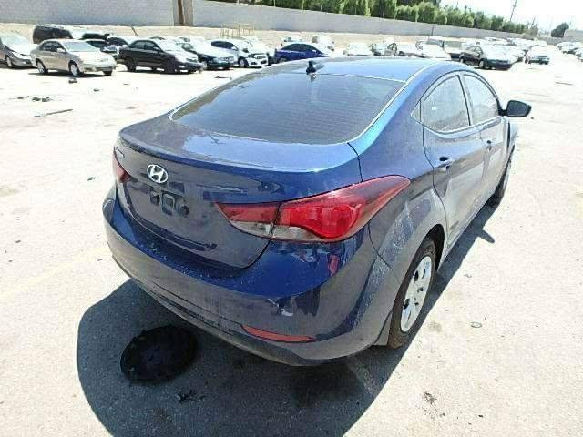 2016 امريكي كير مكينه كفالة حادثها كما موضح بالصور دعامية وطخة خفيفة بالجاملغ راجعة ع البارد بدون صبغ السيارة كلين خير من الله حدادية صدر تخم تاير ويل عادي تبريد ثلج تحكم جهة وحدة تحويل ثاني يوم مكان السيارة بابل ***********
