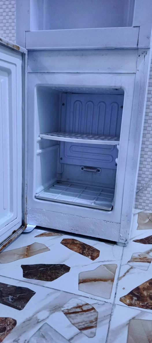 السلام عليكم براد للبيع نوعيه Sama شغال حار بارد ثلاجه كل عيب مابي بلادي ماواصل مصلح نضيف حيل سعره60وبي مجال بسيط مكاني كركوك حي عسكري شركه طارق لتواصل والستفسار ***********
