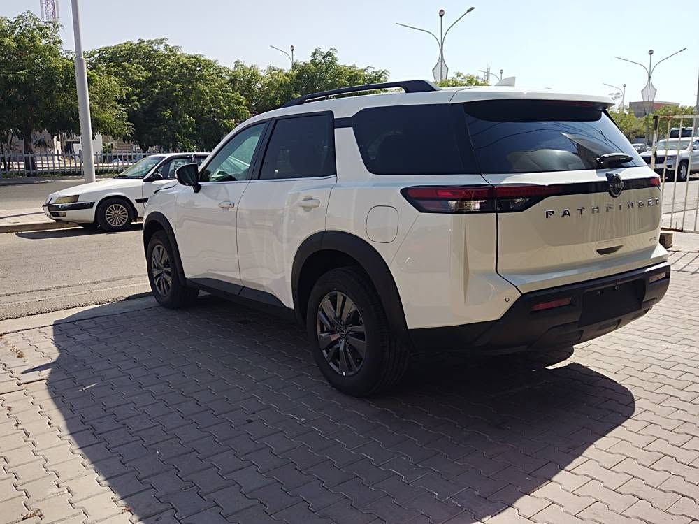 2025 Nissan Pathfinder, SV
كــاتـــي يتـــرقم .اربــيل ..سليمانية ..دهوك
السيــارة .جامرلغ امامي سائق صبغ 
.. بدون شواصي بدون دواخل. بدون ايراك
العداد 45 الف مايل
السعر 275$وبي مجال معامله
مواصفات 
..تبــريد مــركزي 3 قطع 
..بصمة. دخول دكي 
..داخل قماش اسود
..الحـجم 6/2500
..اوتوماتيك 9سرعات مع تبديل يدوي للمقود
..مقــاعد امـامي  كهــربائي 
..عدد المقاعد 7راكب
..رادار .نقطعة عمياء تحديد المسار 
.
مــكان السيــارة ..كركوك 
للاستفسار 
***********
.. كركوك, العراق
