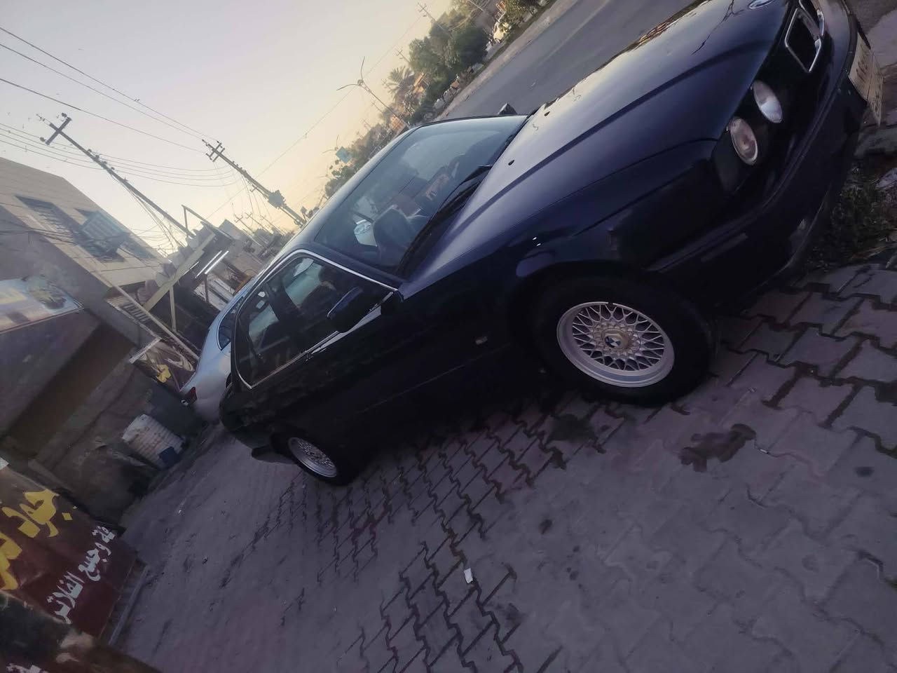 سلام عليكم  اخواني    بي ام. 525 اصل  مديل 1994.رقم سليمانيه  مداور ثاني يوم
الون ازرق   نيلي.    صبغ عام.  حادث بصيط  جاملغ الخلفي. 
السيارة  تبريد شغال. حداديه امامي خلفي. نضيف 
كهربايت شغاله.  غرفه سوده   السياره حلوه نصبه حلوه   نقصه   ترتيب بصيط.   السعر.  53 ورقه. بيها مجال للطيبين.  ‏‪***********‬‏ صاحب السياره
