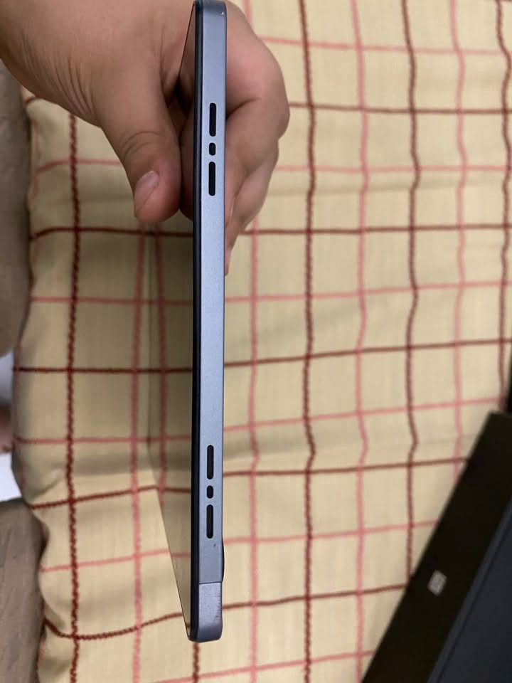 السلام وعليكم اخوان ايباد TECNO MEGAPAD ذاكرة 128 نوعة T1001 ايباد اخو الجديد  استخدام قليل جدا نضيف شواصية لون رصاصي جهاز راقي اصدار 10 يشغل ببجي هم  وسيم كارت  اتصال ايباد كامل ملحقاتة سعرة 190الف وبي مجال بسيط 
العنوان بغداد الدورة مجسر حي اسيا 
اتصال عالرقم بي واتساب ***********
