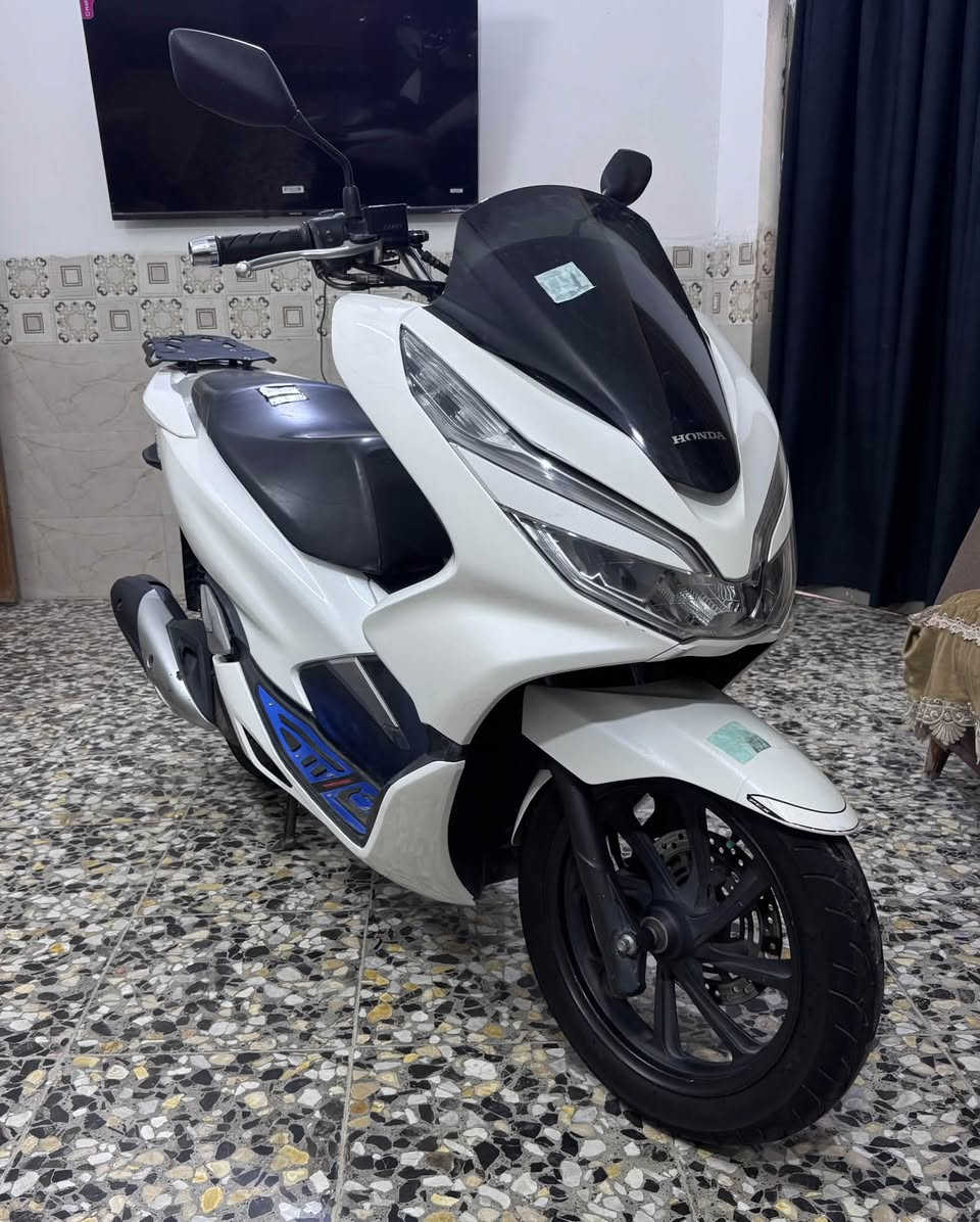 سلام عليكم PCX جيل الثالث ياباني
 نازله من المعرض قبل 4 اشهر 
الدراجه بحاله الوكاله وياها منفيسهة وكتلوكاتهة
ماشيه 28k✅
حساس ازدحام✅
حساس ستان ✅
الدراجه كفاله من التاير للتاير اي نقص مابيه  
وشرط الضمان ✅
السعر 18ونص
مكاني الامين الثانيه شراي اتصل*********** 📞
