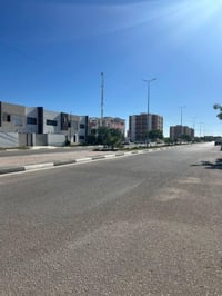 بيت للبيع مجمع الغدير • دار في كربلاء • مجمع الغدير السكني • بيت طابقي...