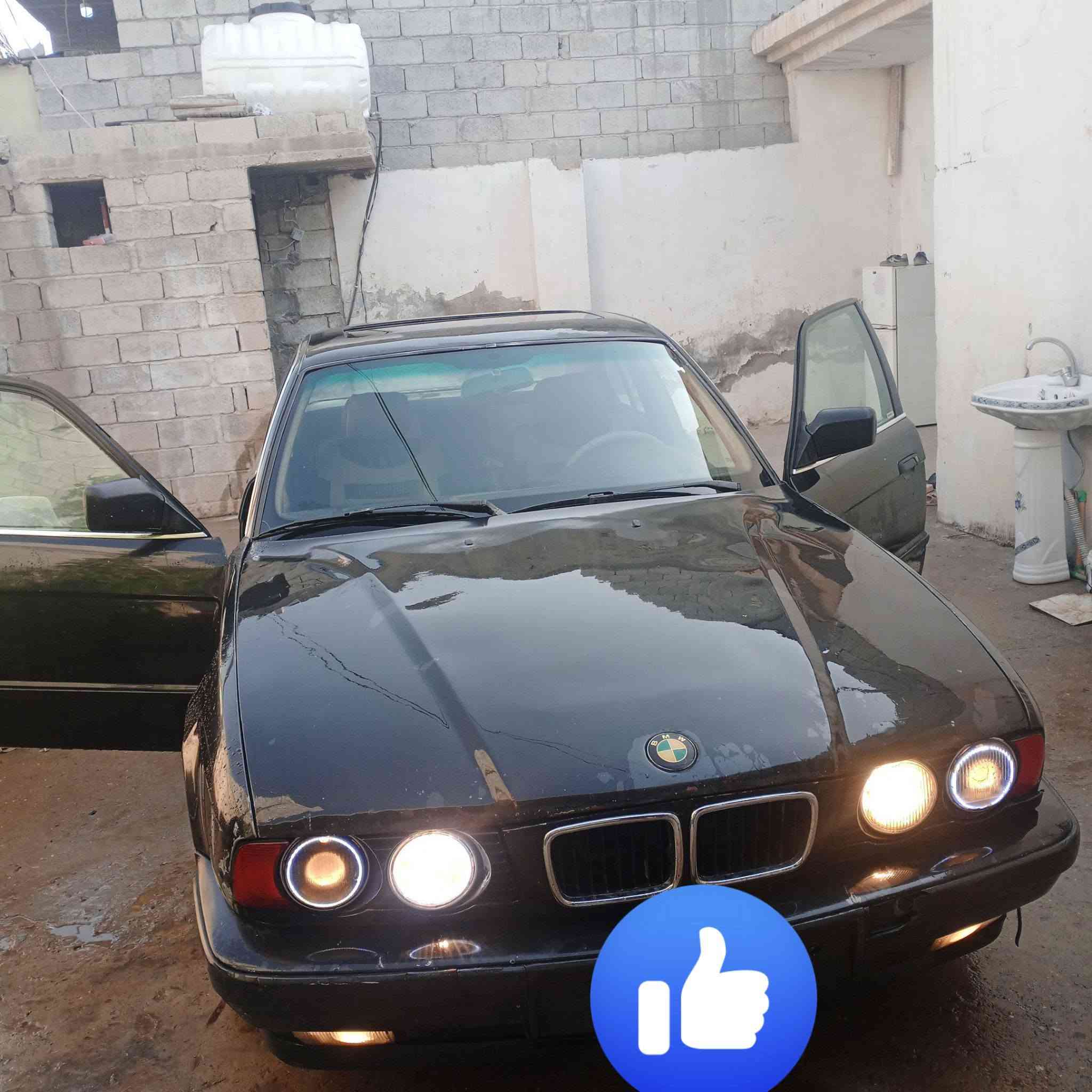 السلام عليكم سياره بي ام دبليو حلوه نظيفه 525 سياره كلها شغاله محرك كير سياره فول اوتوماتيك موديل 93 انا صاحب الشرعي ثاني يوم تحويل مكان السياره ديالى بعقوبه سياره سعر 35 بها مجال وهذا رقم تليفوني ***********

