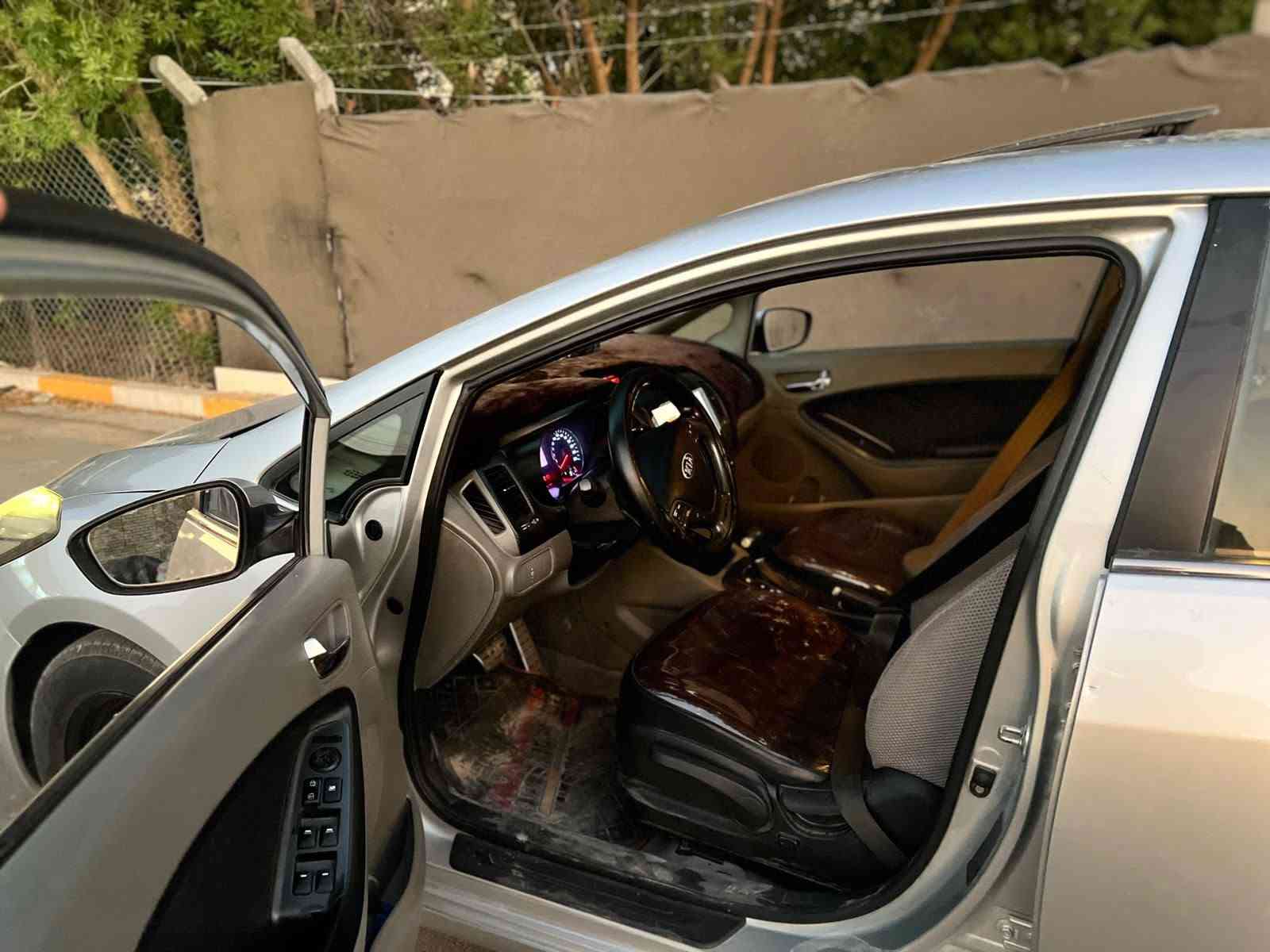 السلام عليكم كيا سيراتو للبيع موديل ١٣ شكل ال ١٤ سياره فووول للاخير ثلاث صبغ فقط
بغداد 1/1 vip وارد خليجي 
لد امامي خلفي بلادي 
فتحة سلايد طكتين 
حساس امامي خلفي 

 وشاشة لمس كار بلي
تبريد مركزي واوتو  قطعتين امامي خلفي
مري شفط 
بصمة تشغيل
بصمة ابواب وصندوق 
ترحيب اثناء التقرب ولد يدات ومري ترحيب 
بغداد بأسمي  
صدر جديد  كهربائيات بلادي
السعر ١٠٥ وبيه مجال 
مكان سياره بغداد واتساب او اتصال موجود ***********
