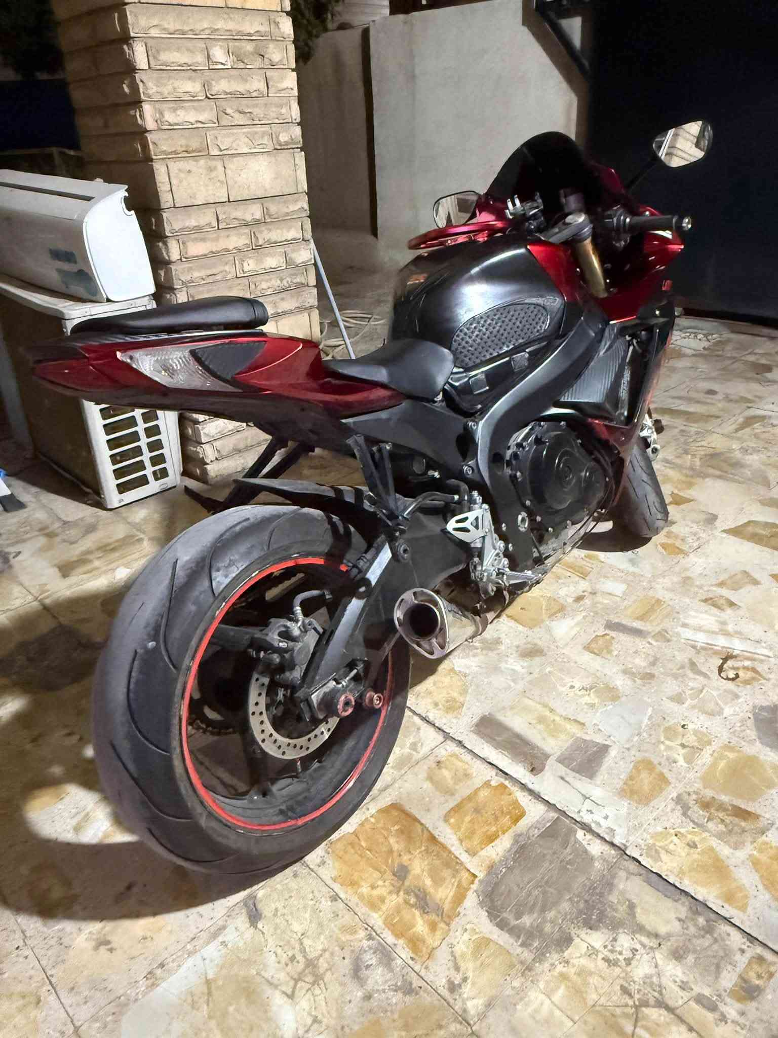 سلام عليكم جكسر للبيع مرقمة وسنوية
750cc 
2016
دراجة كاملة مكملة بدون نواقص من محرك وكهربائيات والخ
نقصها بس كفرين السمج واكعات

دراجة عليها برمجة طلقات وباكفاير

مكان الدراجة بغداد السيدية
سعر 62$ وبيها مجال جداً بسيط
***********
