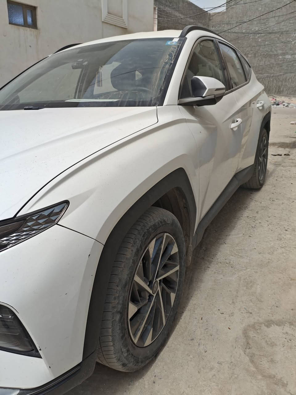 🚘 للبيع هيونداي توسان 2024 – فول مواصفات 🔥
موديل 2024
🔹 فول مواصفات عدا البانوراما
🔹 سيارة نظيفة جداً ومرتبة
🔹 تشغيل عن بعد
🔹 شاشة  + Apple CarPlay / Android Auto
🔹 تشغيل بصمة + دخول ذكي
🔹 كاميرا خلفية وحساسات
🔹 كراسي كهربائية
🔹 مثبت سرعة
🔹 تحكم ستيرن
🔹 هاند بريك كهربائي + Auto Hold
🔹 مرايات كهربائية
🔹 إضاءة LED
🔹 جنوط ألمنيوم
🔹 أنظمة أمان وثبات متكاملة
🔹 السيارة ماشية 45502km قابلة للزيادة
🔹يوجد فيها بارد بالصندوق وكسر في الشباك لامامي بسيط جداً 
📍 السيارة جاهزة للفحص من قبل المشتري في الكاظمية 
💰 السعر: [190]
📞 للاستفسار: [***********]
