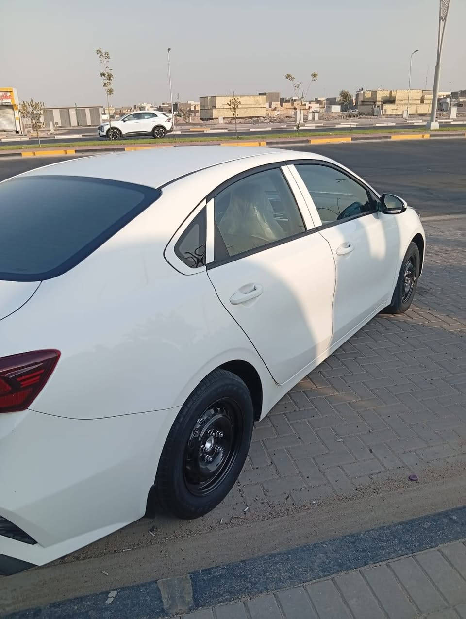 كيا سيراتو موديل 2022 سياره كفاله عامه من صبغ وفتح وتبدبل مكفولة من كلشي محرك 1600 سياره ما ناقصها اي شي مدوشمه ارضيه وكشنات مكاني بصره الزبير السعر 155
السلام عليكم 
كيا سيراتو موديل 2022 سياره كفاله عامه من صبغ وفتح وتبدبل مكفولة من كلشي محرك 1600 سياره ما ناقصها اي شي مدوشمه ارضيه وكشنات مكاني بصره الزبير السعر 155 
***********
