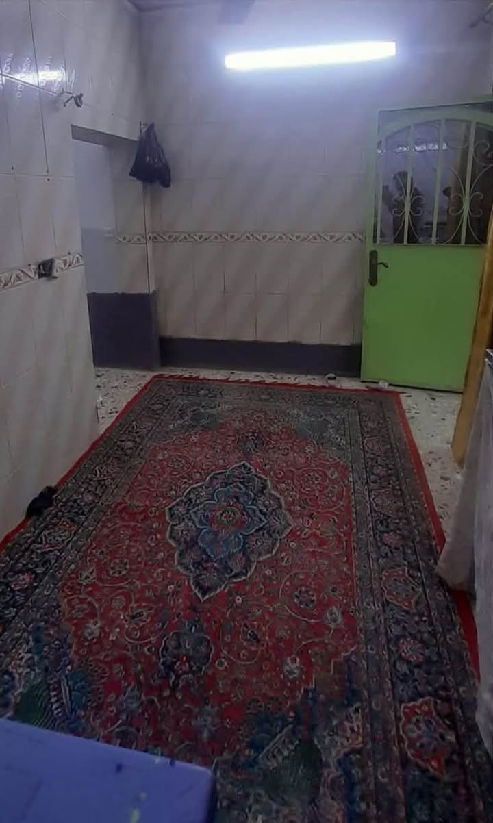 بيت مساحه ١٠٠ متر مربع للبيع
للاستفسار الاتصال ع الرقم ***********
