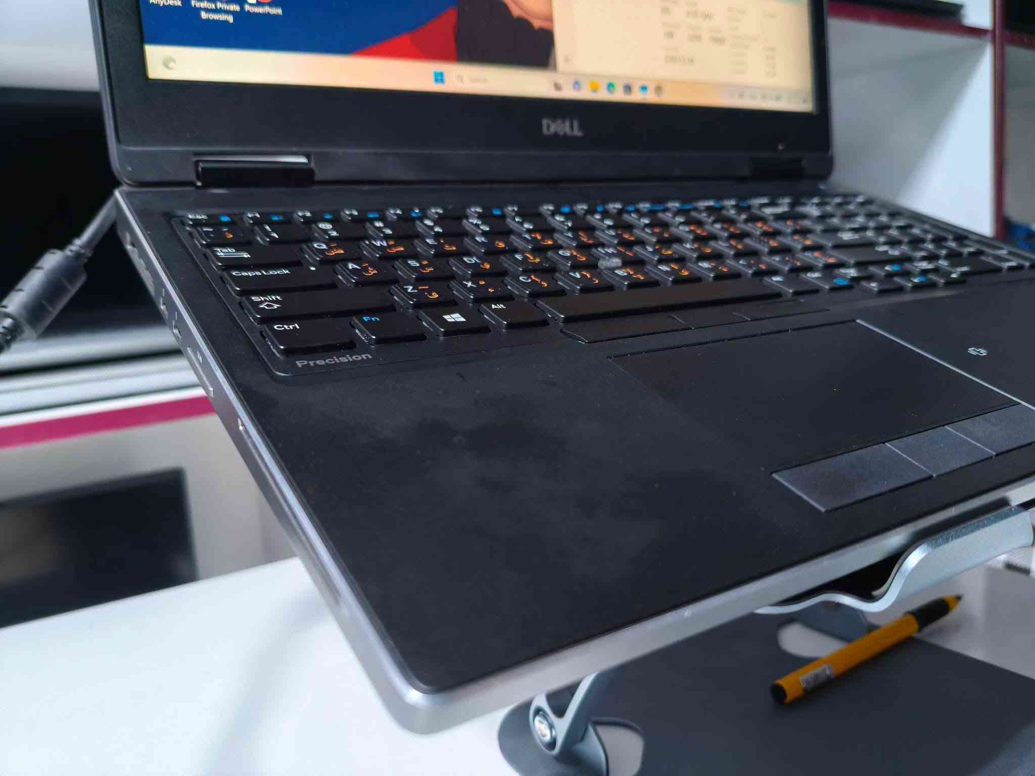 بكرت شاشة خارجي 6 كيكا وشاشة 4k المهندسين وجماعة المونتاج مو تردون دقه عاليه؟؟
Dell precision 7530
I7 8th H
16 GB  DDR4 
512 SSD (2*256) M.2

كرت خارجي انفيديا p3200 6G
كرت شاشه داخلي إنتل UHD Graphics 630 
حجم 15.6 
دقة شاشة فوركي 4K
كامل واصل شامل 630 الف

***********
