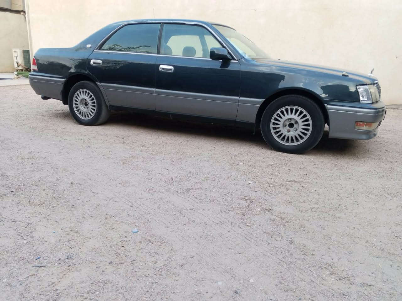 للبيع راس ثور فلات رقم بغداد جديد تحويل بيها كصه قماره سيارة جاهزه حداديه مكينه 3000السعر60مكاني بصرة الاستفسار على رقم ***********
