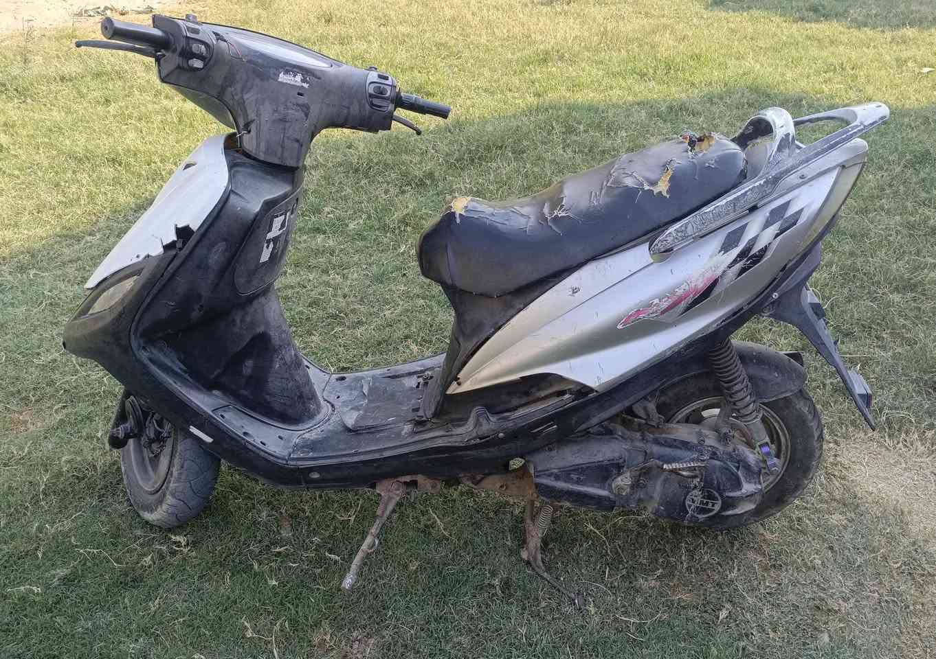 دراجة للبيع ماكس 140 كلشي مابيهة شقالةعوز بس باتري250 بيهة مجال مال جناي(***********
