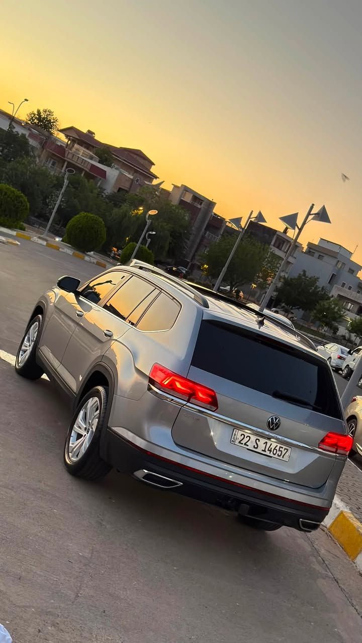 فولكسفاكن أطلس 2023(se technology)
نظيفة جدآ - مكان اربيل 

المحرك : VR6 . 3.6 قوة حصانية 276hp - عملية و قوية FWD دفع أمامي فقط - المحرك ستة سلندر المرغوب في سوق 

ناقل حركة : 8 نمر تبديلات سلسلة و سريعة - قير سبورت و تبترونيك 

المسافة مقطوعة : 40 الف مايل فقط

الضرر : فقط حالوب و تم تصليح سيارة بطريقة pdr .. ملاحظة ( القمارة كما هية لم يتم تصليحها) 
مكفولة من صبغ او فتح او تبديل او أيرباق او دواخل او تعديل السيارة تعتبر كلين تايتل دعاميات بدون صبغ 👍🏻

الاضافات و المميزات : se فول كامل (family &technology) 

الراحة : بصمة تشغيل - تشغيل عن بعد - كشنات تدفئة - كهربائية - جلد - ٧ راكب المرغوب في سوق

التكنولوجيا: شاشات ديجيتال ٣ أشكال - شاشة تبريد لمس أمامي و خلفي - خاصية تنقية الهواء- خاصية قبلة - خاصية كراج - پانوراما - پردات بلادية - أنارة داخلية led - بريك لمس - أپل كار پله ي - شاحن لاسلكي 

الأمان : رادار ( أمامي و خلفي و جانبي ) ACC خمس وضعيات- وقوف طوارئ أمامي و خلفي - حساسات أمامية و خلفية- كاميرا دوارة - خاصية starts &stop

الرفاهية: كشنات مطرز بلون أبيض باقيات علي وضع الشركة - تبريد مركزي بل كامل - أنوار أمامية و خلفية LED و عدسة ليزر - خاصية AUTO بل كامل - خاصية تشغيل أنوار جانبية - صندوق جك و حساس - صماعات صوت نقي في كافة سيارة  

حالة الأورقات و الترقيم : 

السيارة رقم أربيل - سنوية بأسمي تسجيل أول مرة يعني أيد وحده سيارة نظيفة جدآ 

٤ تواير جديد و دهن جديد و فلاتر جديد المحرك عليها ضمان من قبل شركة توتاجي للدهون 🫡- ملحقات سيارة كلها موجودة مثل أرضيات و أرضية صندوق دبل و أوراق الشركة 

رقم شاصي : 1V2JR2CAXPC500572

للتواصل : *********** متوفر واتساب 

ملاحظة: رادار و حجر بيئة عدد اثنين و لايت و كهربائيات و قير و محرك و دعاميات مكفولة من اي عيب ❤️

السعر : 285$ و بي مجال للطيبين
