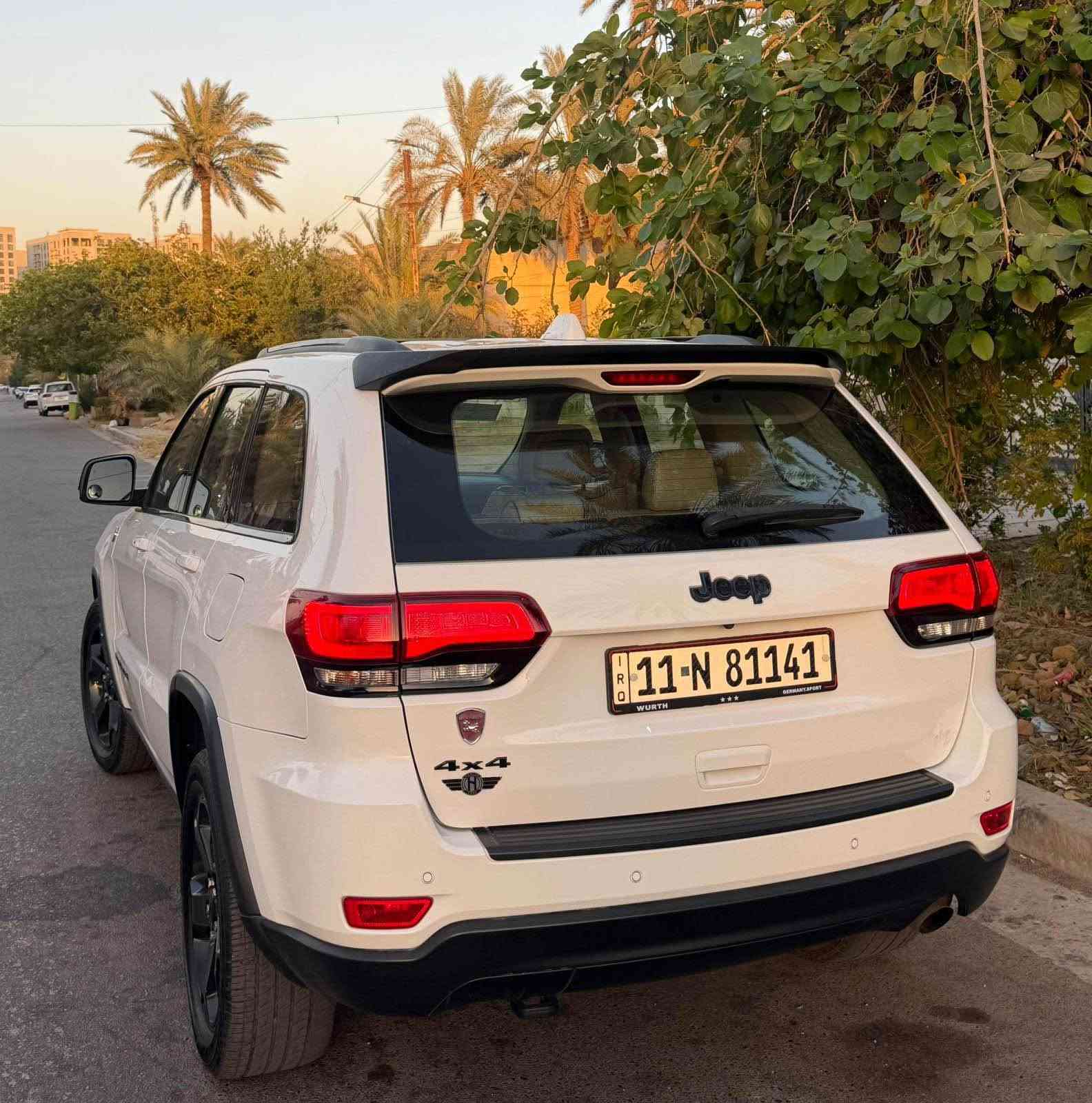 للبيع جيب كراند شيروكي بلاك توب
 2019 هارلم خليجي  كفاله عامة (بارد 4 اصابع بالباب الخلفي ) 
محرك 6 سلندر بساتم 14 
سلايد
سيستم صوت
بجم زنون
ويل 20 
شاشة بلاديه 12 انج
كشنات جلد 
قطعتين تبريد 
بقية مواصفات المتد المعروفة 
محرك كير حدادية تبريد كله جديد 
رقم بغداد دولي باسمي تحويل مباشر السعر 23.000$ بيها مجال بسيط مكان السيارة بغداد السيدية *********** بغداد, العراق
