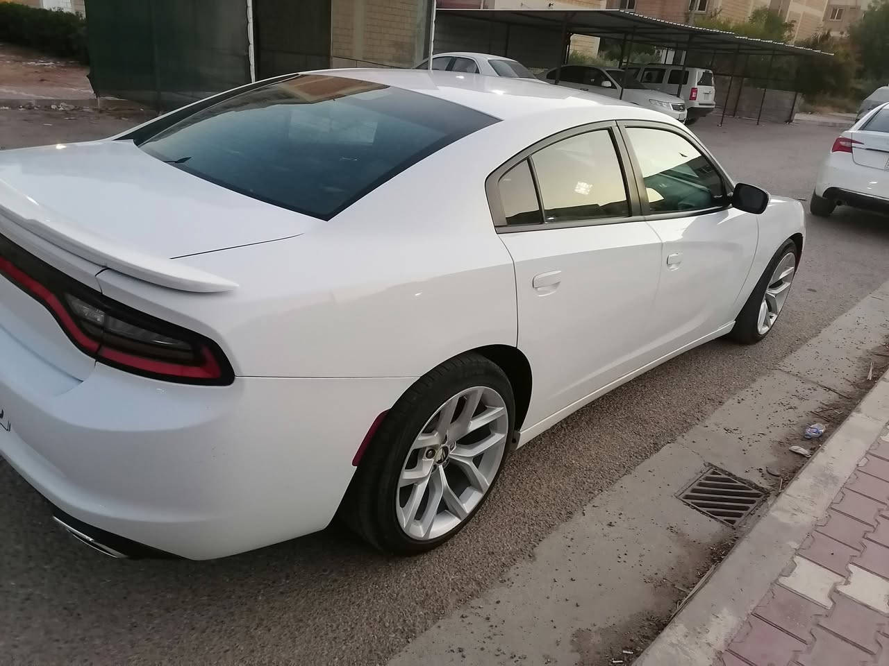 جارجر ٢٠١٦ رقم بغداد بسمي
محرك ٣٦٠٠ تو ويل
صور الحادث بالمنشور بدون ارباك
السعر ١٧٥
مكان السياره بابل
للأستفسار ***********
بيه ملاحضات  بسيطه
