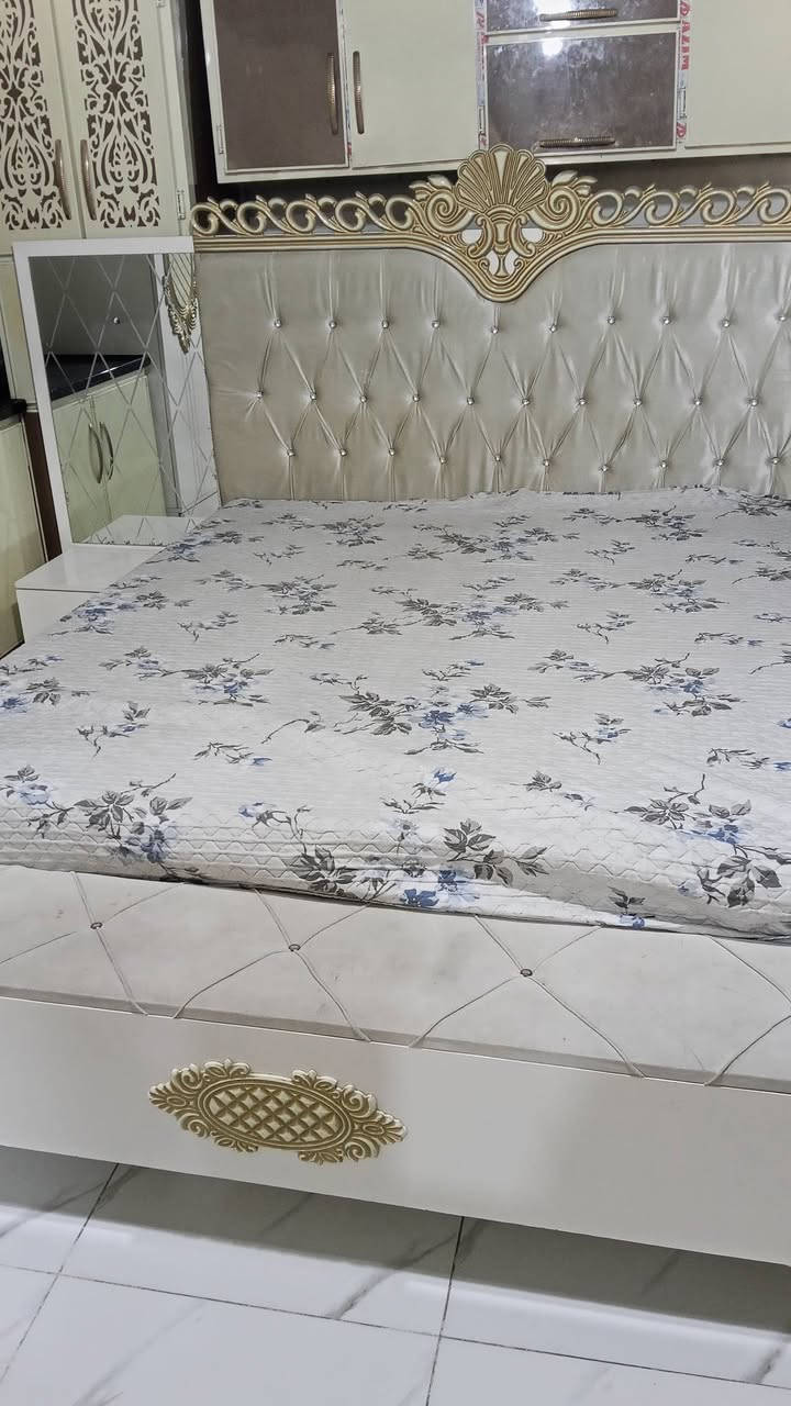 غرفة نوم ملكية سعر 550 الشراي يتصل واتساب ***********
