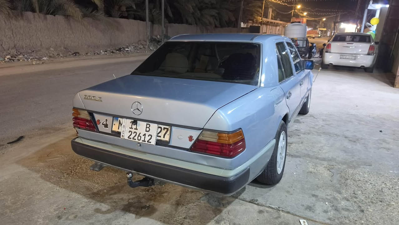مارسدس دب
موديل 87
سنويه مامنتهيه
هزه جديده
تبريد شغال
مكينه وكير 2 ونص خير من الله
لون بحري
كهربائات كلها شغاله
رقم الهاتف *********** واتساب فقط 
العنوان البصره ابئ الخصيب
