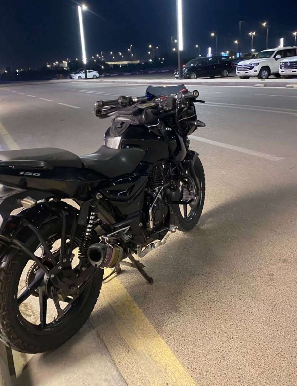 السلام عليكم
دراجه بولسر 150نضيفه 2023 مرقمه بغداد انكليزي بيهه لوحه وحده وسنويه نقصه مازده ودشبول السعر 1500وبيه مجال للشراي مكان بغداد البياع ***********
