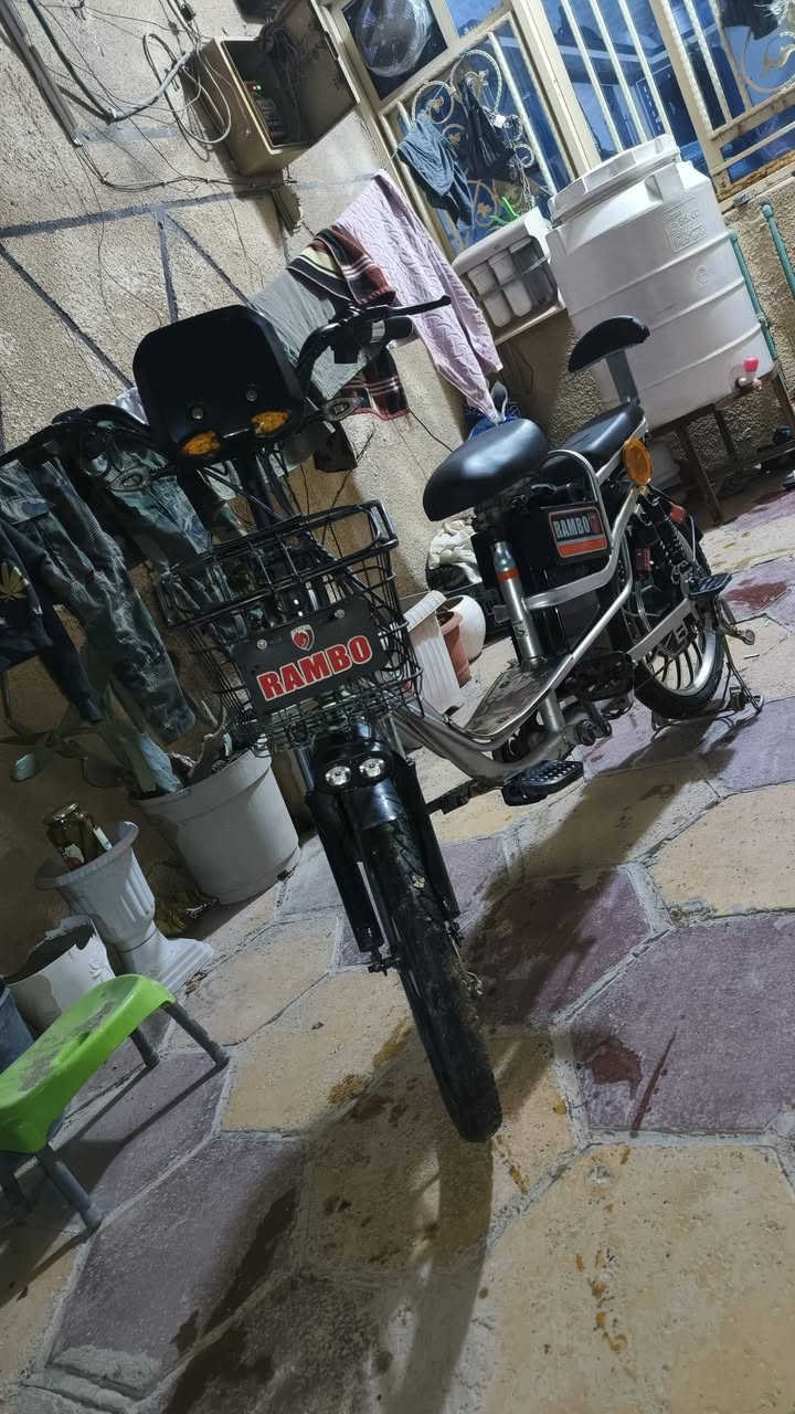 سلام عليكم
هاي دراجه لبيع سعر مناسب كلش
بيهة عطل باتري واحد يصلح اني اسوي ألك وشاير بس هذني بيه الباقي كله شغال بيه مسجل همين داخلي
دراجه رامبو 4 باتريات ار4 سرع تمشيك 50 كيلو متر سرعته 60 وهمي 50 حقيقي دراجه مرتبه وعمليه سبب بيعهة محتاج فلوس للتواصال واتساب ***********
تحياتي للجميع
