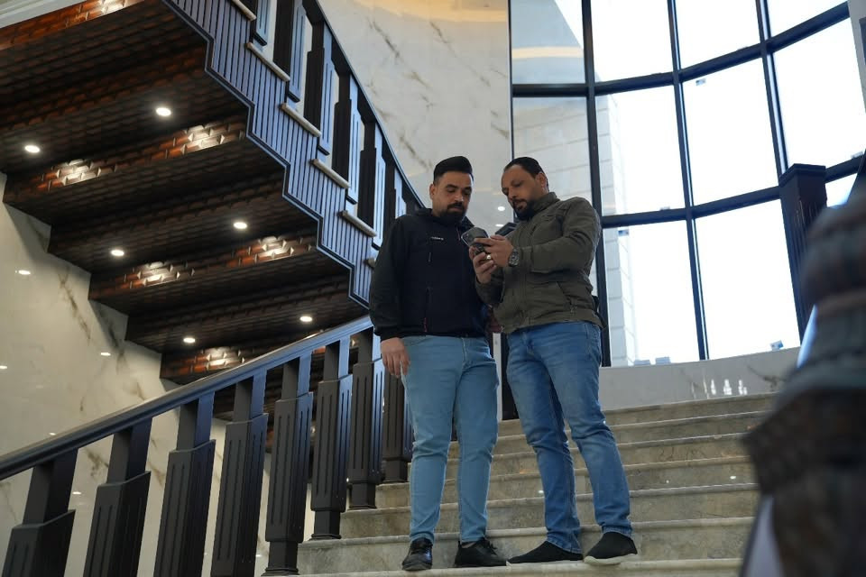 ✨ فخامة تبدأ من أول درجة… وتفاصيل تصنع الفرق. ✨
محجرات خشبية بتصميم أنيق تجمع بين جمال الخشب، قوة التنفيذ، وروعة التفاصيل، لتمنح الدرج والمكان بالكامل طابعًا من الفخامة والدفء. 🤎

نصمم وننفذ أعمالنا بعناية، لأننا نؤمن أن المحجر ليس مجرد حاجز للدرج… بل قطعة أساسية من جمال المكان.

📐 تصميم | تصنيع | تنفيذ
🌟 الجودة في التفاصيل… والفخامة في الاختيار

للتواصل زورونا في موقعنا 
رمادي شارع 40 او الاتصال 
***********

نص مكتوب في الصور:
- realme Shot on realme C35