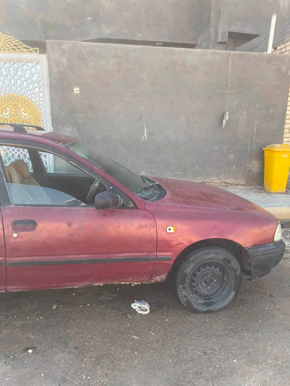 نيسان 92موديل

بلاديه سياره بأسمي مامطلوبه 

كهربائياتها كلها شغاله بلاديه

سعر 12وبيها مجال بسيط 

للتواصل اتصال على رقم***********
