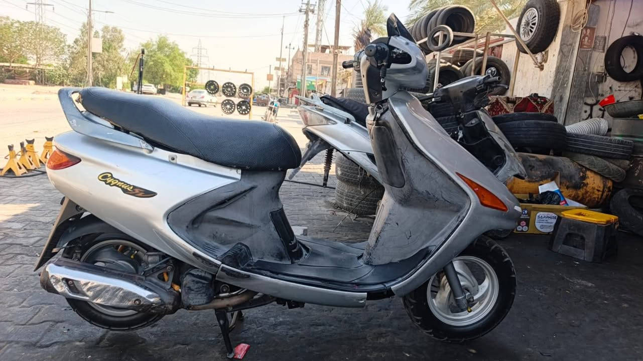 فراشه حاويه للبيع مامفتوح
شلعه ومعدل كهرباياتهه كلهه شغالا سلف السعر 600وبيهه مجاي اي ستفسار اتصل 

***********
