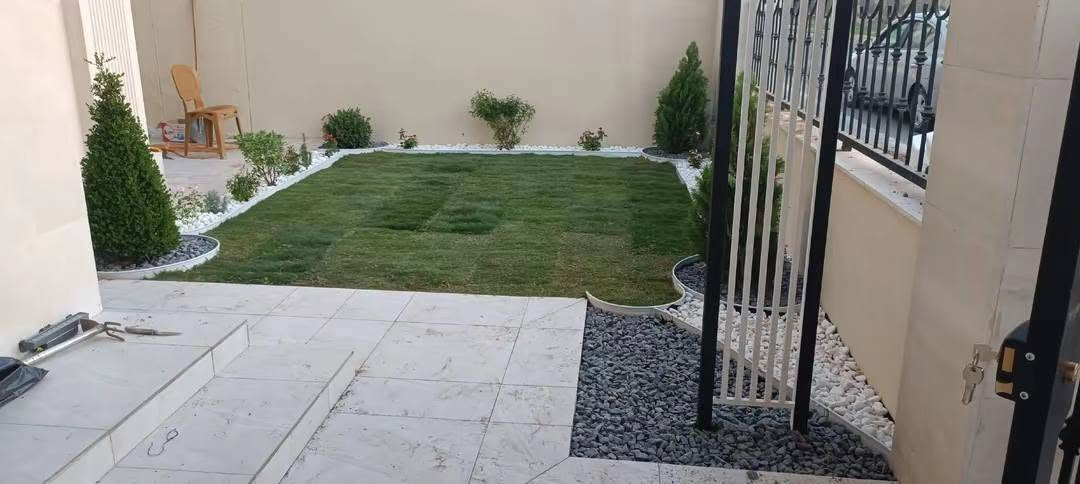 وه ستاي حه ديقه بؤ ديزاني كردني حه ديقه خاوين كردنه وه ي ده رمان كردني حه ديقه جاكردني هه موو جؤره دارودرختيك  واتساب فايبر ***********🤙☎️🪏 أربيل, العراق

نص مكتوب في الصور:
- وه ستاي حه ديقه بو ديزاني كردني حه ديقه خاوين كردنه وه ي ده رمان كردني حه ديقه جاکردني هه موو جؤره دارودرختيك واتساب فايبر ***********
- تصاميم حدائق ٦ فبراير إرسال رسالة
- ١٢ فبراير