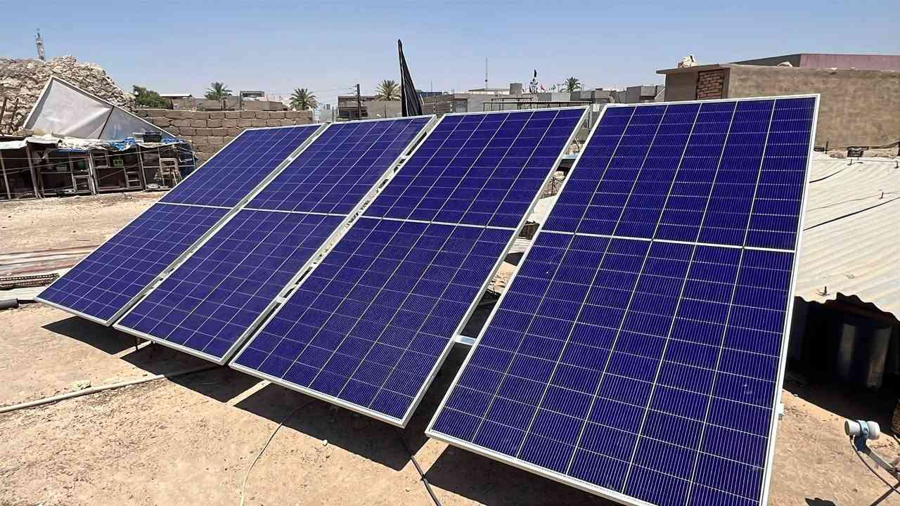 📖 بسم الله الرحمن الرحيم 📖

✨🚚 شركة القمة المتجددة 🚚✨

📅 التاريخ: 2026/6/18

تم بحمد الله وتوفيقه إنجاز وتنصيب منظومة طاقة شمسية متكاملة بأعلى المواصفات

📍 الموقع: محافظة صلاح الدين – قضاء طوز
📌  خلف جامع رسول الأعظم {صلى الله عليه وآله وسلم} 

👤 اسم الزبون: حجي جودت عباس ورد ☑️

━━━━━━━━━━━━━━━━━━━
🔋 مواصفات المنظومة 🔋
━━━━━━━━━━━━━━━━━━━

🌞 القدرة النهارية: (8) أمبير
🌙 القدرة الليلية: (8) أمبير

☀️ عدد الألواح: (4) ألواح نوع هوازن – 615 واط
✔️ ضمان الألواح: 15 سنة

🔋 بطاريات ليثيوم Blue Carbon بسعة (7,6 كيلو)
✔️ ضمان صيانة : 3 سنوات

⚡️ إنفرتر عشتار – 4,5 كيلو 
✔️ ضمان: سنة صيانة

━━━━━━━━━━━━━━━━━━━

🔒 ضمان حقيقي ( صيانة)
📄 عقود رسمية موثقة من الشركة

⚡️ كهرباء مستقرة 24 ساعة بدون انقطاع
✨ جودة عالية • أداء قوي • عمر طويل

━━━━━━━━━━━━━━━━━━━

🔥 لمعرفة السعر اكتب (تم) وسيتم إرسال التفاصيل على الخاص

📞 للاستفسار:
📍 المبيعات: ***********

📌 زورونا: طوز / شارع الإمام أحمد (ع)
مقابل مركت عمو طلعت

✨🚚 القمة المتجددة – ثقة • خبرة •
